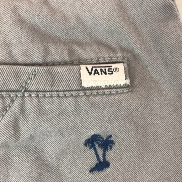 Young Men’s Vans Shorts - Picture 7 of 11